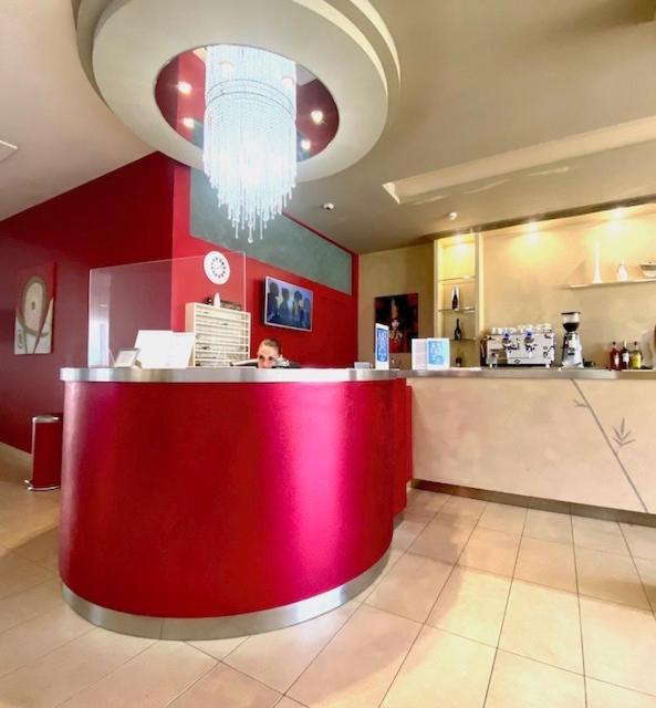 Hotel Cosmopol 切塞纳蒂科 外观 照片